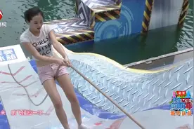 向前冲：美女穿露肚装闯关，十分火辣，台下观众坐不住了视频封面