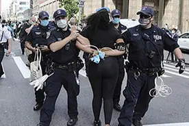 美国警察有多暴力？2018年逮10310960人，每32人就有1人被捕视频封面