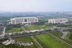 带大家航拍看下合肥滨湖新区的省府板块，景色确实很不错视频封面