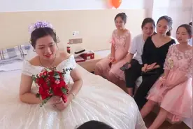 广西一帅哥迎亲，新娘宾馆出嫁，长得丰腴迷人，挺漂亮的视频封面
