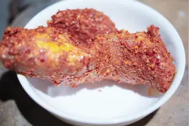 贵州苗族腌肉你吃过吗？腌制一年就可以吃生的，味道还不错