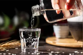 为什么不建议糖尿病患者喝白酒？看完这2点，或许就有答案了视频封面