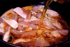 不管做什么鱼肉，直接一瓶啤酒进去，鱼肉入味不腥，一个人不够吃视频封面