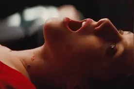 昆汀《无耻混蛋》最经典的一段配乐，看一次哭一次，美得让人心碎视频封面