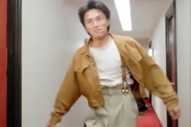 赌侠：周星驰功力恢复，霸气回归走出六亲不认的步伐，看完笑翻！视频封面