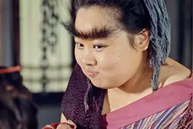 丑女长的像李逵，意外炸死后借尸还魂，醒来后美得不像话，奇幻片视频封面