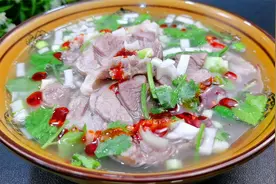 羊肉汤怎么炖才好喝？记住4放2不放技巧，汤白肉嫩、不膻不腥视频封面