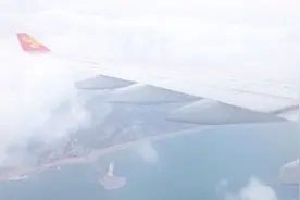 飞往三亚的飞机，为何要在南海观音上空，绕一圈才降落？视频封面
