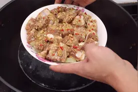 广东有名的蒸排骨，详细正宗做法，10分钟出锅，嫩滑入味真好吃视频封面