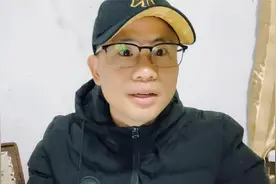 提车时，4S店为什么回收销售合同？新手买车要避开这几个坑视频封面