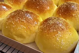 椰蓉小餐包不用去买啦，试试面点师做法，色泽金黄诱人，鲜香松软视频封面