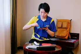 专业选手如何粘球拍？胶水刷几遍吹干或晾干？杜凯琹分享她的习惯视频封面