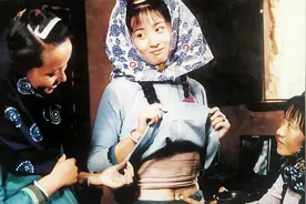 寡妇村的奇葩婚俗，妻子与丈夫见面前，还要在肚脐眼上做记号视频封面