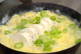 一人食减脂晚餐！鲜香浓郁的豆腐蛋花汤，在家也能做！视频封面