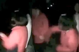石家庄井陉校园欺凌事件 初二女孩衣服里塞进雪球被逼下跪磕头视频封面