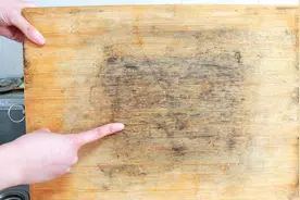 不管菜板多脏多黑，教你一招，菜板干净如新，用很久不发霉不开裂视频封面