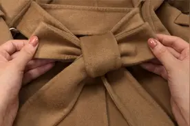 羊绒大衣3种腰带经典系法，风格百搭好看，手残党也能轻松学会视频封面
