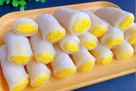 糯米糕，也叫鸡蛋软糕，用糯米和鸡蛋制作，软软糯糯，天热吃适合
