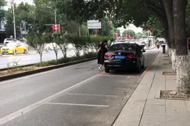 停车位涂有这种标识的不要停车，看这位如何一次扣掉15分！视频封面
