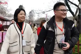 重返武汉，援鄂护士化身“导游”带丈夫赏樱花视频封面