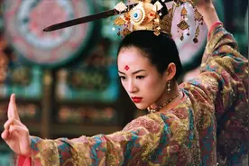 十面埋伏幕后：章子怡舞姿惊艳，金城武骑马摔倒韧带撕裂视频封面