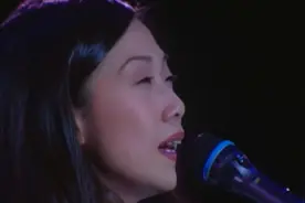 林忆莲用这首《问》唱哭了身旁的李宗盛，深爱过才知痛有多深！视频封面