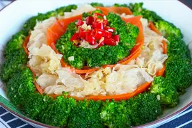 我家西兰花从不炒着吃，加1朵银耳，清爽解腻，节后减脂必备美食视频封面