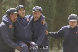 女劳模就是不一样，怀孕了还坚持上班，低头一看出大事了吧！视频封面
