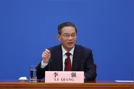 李强：我国疫情防控各项策略措施完全正确 防控成效巨大