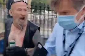 BBC记者被英国反封锁抗议者围攻追赶 在一片辱骂声中狼狈逃窜视频封面