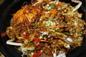 大厨教你“螃蟹粉丝煲”做法，掌握这个方法，螃蟹味美，粉丝爽滑视频封面