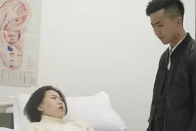 媳妇生了双胞胎，一黑一白，大夫解释原因后，男子慌了（二）视频封面