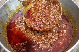 酱香饼好吃离不开酱，大厨公开价值5000元土家酱香饼熬酱秘制配方视频封面