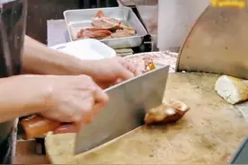香港人太喜欢吃肉了，一碟卤味快餐，把肉堆得满满的非常好吃视频封面