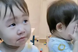 17个月宝宝自主断奶，犯奶瘾含泪找妈妈，下一动作让宝妈跟着哭了视频封面