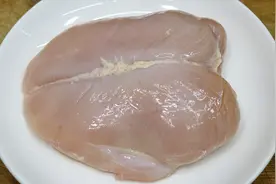 鸡胸肉最好吃的做法，教你做酱爆鸡丁，酱香味浓郁，鸡肉鲜嫩不柴视频封面