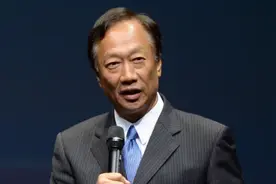 富士康将苹果供应链从印度、越南移回大陆，郭台铭有何盘算？视频封面