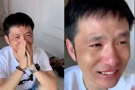 父亲得知女儿高考成绩，当场捂脸坐地鼻子哭红：从未考过这个分视频封面
