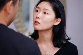 别把自己的自尊丢在地上让别人践踏，别让自己活的太过可怜视频封面