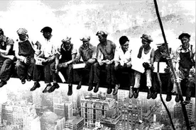 1930年美国，建筑工人高空作业，高216米纽约第五大道500号！视频封面