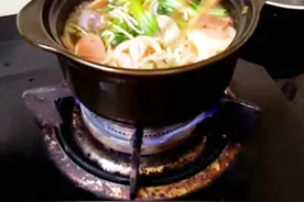 正宗砂锅米线的做法，过桥米线酱料熬制视频封面