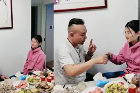 感动！山东13岁女儿郑重感谢继父，在全家人见证下正式改口喊爸爸视频封面