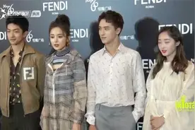 景甜性感露脐装，小心机想耍帅，却被提醒收收肚子真尴尬|第1时尚视频封面