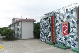南部战区某海防旅：畅谈驻地十年之变 坚定戍边守防信念视频封面