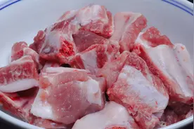 春天要多喝排骨汤，试试这样搭配食材，汤鲜味美，孩子超爱喝视频封面