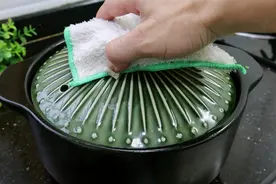 油豆腐加1棵白菜，这样做一锅超下饭，孩子吃完汁都不放过，真香视频封面