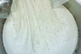面团发酵太粘怎么办怎么补救？面团发酵的这些问题你们知道吗？视频封面