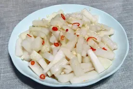 凉拌白萝卜，清脆爽口，很多人第一步就错了，一分钟学会正确做法视频封面