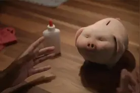 一只可爱的小猪，居然是个存钱罐，治愈短片视频封面