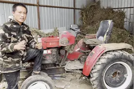 小媳妇开拖拉机不会挂挡，老师傅现场讲解一遍，比开自行车都简单视频封面